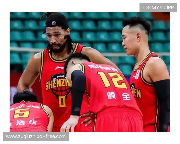辽宁第三节提升防守强度 制造深圳多次24秒违例 辽宁第三节提升防守强度 制造深圳多次24秒违例